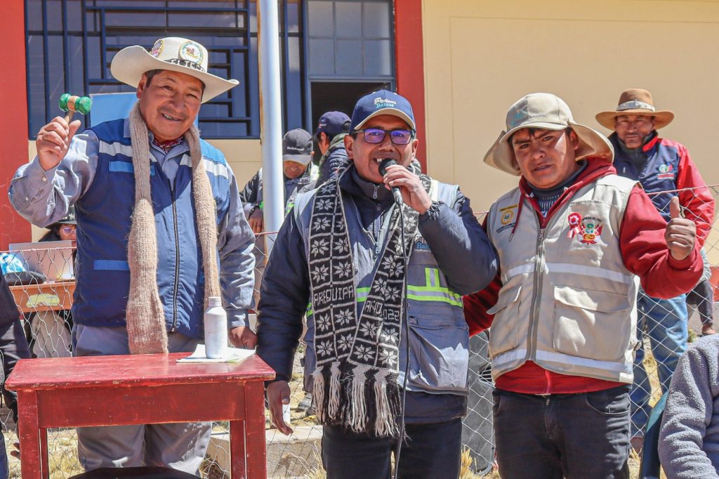 Remate-al-martillo-Chinosiri-1
