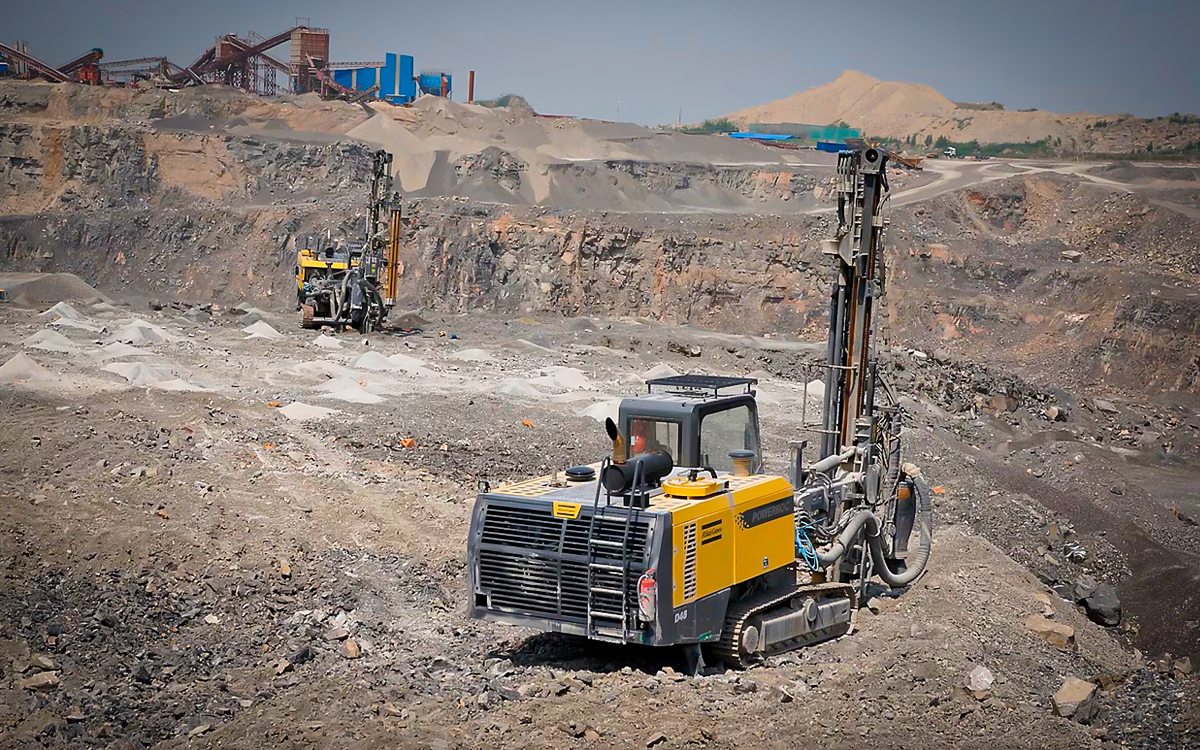 first-andes-silver-proyecto-santas-gloria