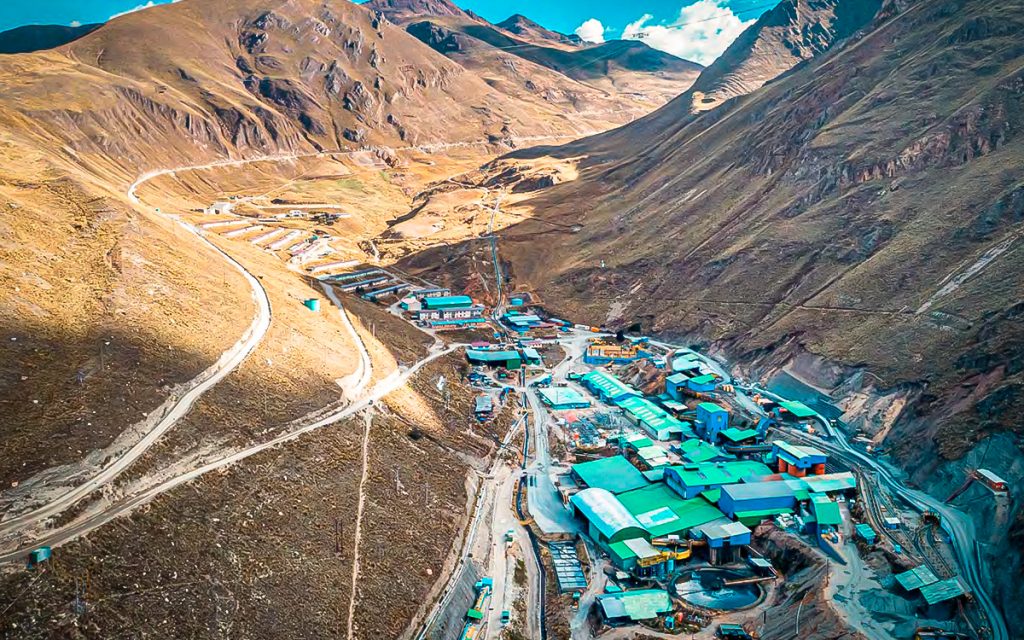 alpayana-minera-corona