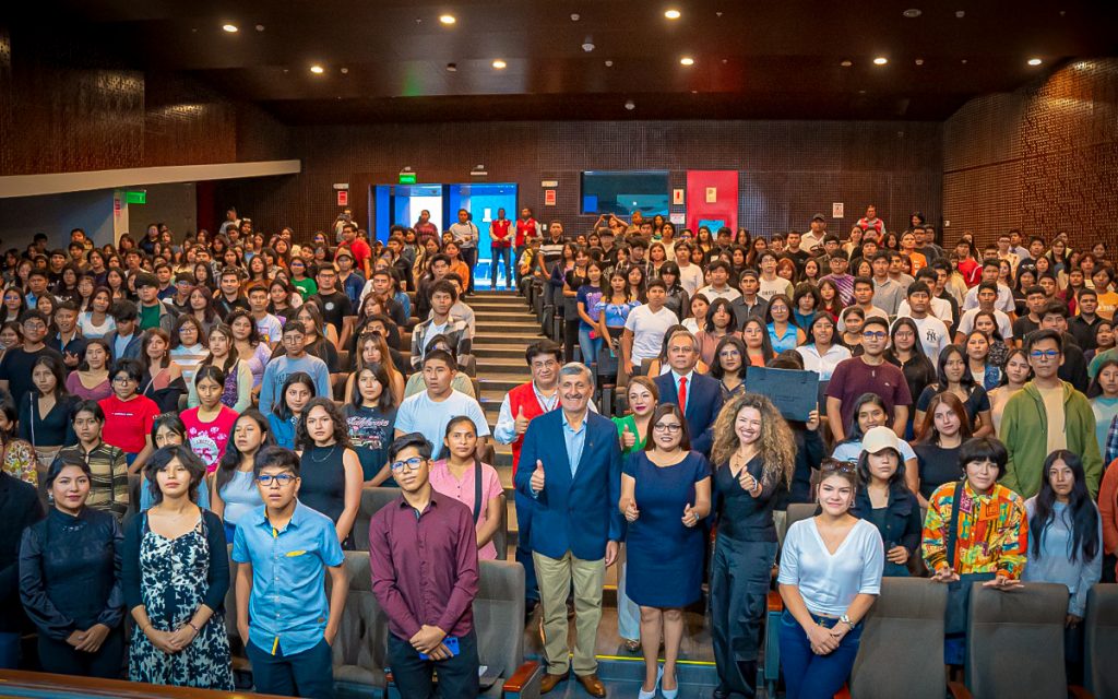 anglo-american-400-becas-jovenes-de-moquegua