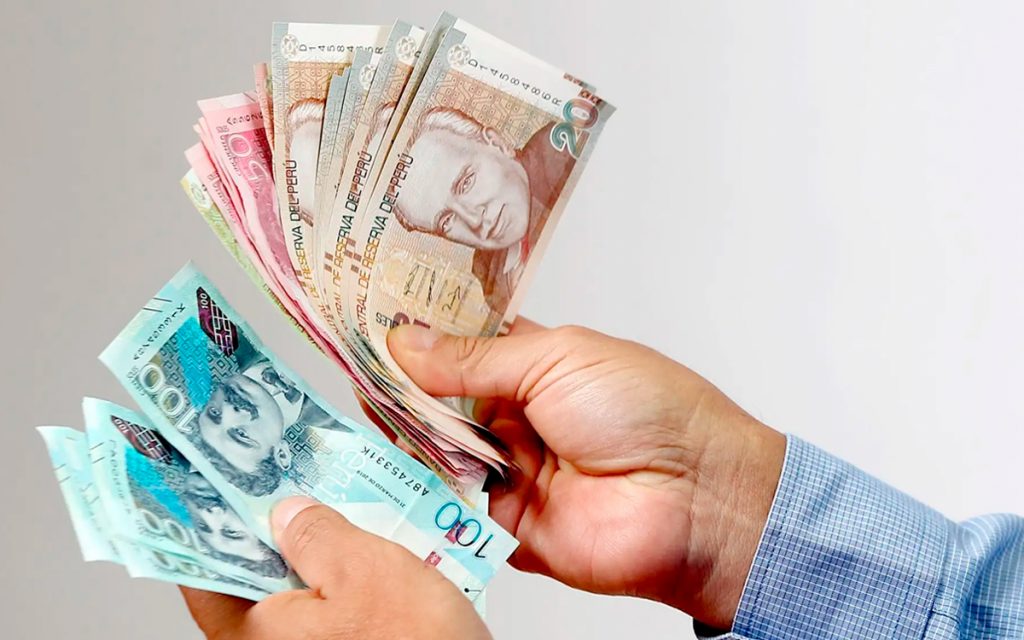 6-de-cada-10-peruanos-gana-menos-de-2300-soles-al-mes