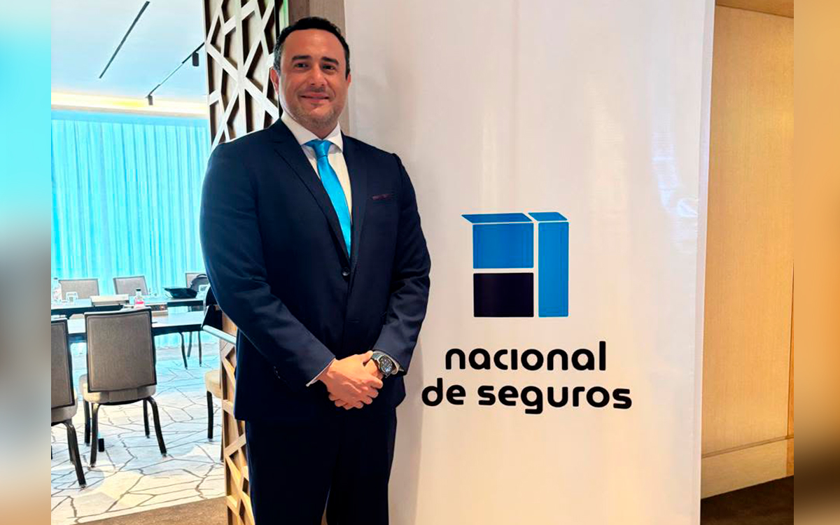 Hugo Cavassa Casalino, Gerente General, Nacional de Seguros Perú