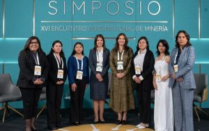 Asociadas-estudiantiles-de-WIM-PERÚ-accedieron-a-mentorías-exclusivas-con-líderes-globales-en-el-XVI-Simposio-de-Minería
