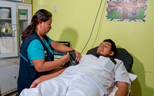 Camisea-equipa-a-centros-de-salud-de-Megantoni-para-fortalecer-atención-médica-de-comunidades-de-la-selva-de-Cusco