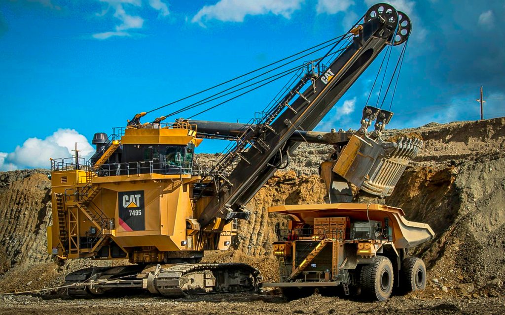 La flota Cat que se entregará a Las Bambas incluye equipos de gran envergadura, como los camiones Cat 798, de 400 toneladas métricas, y la pala Cat 7495. (Foto referencial)