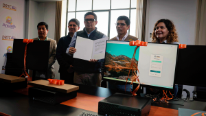 Antamina-fortalece-la-gestión-vial-en-Áncash-con-la-entrega-de-modernos-equipos-informáticos