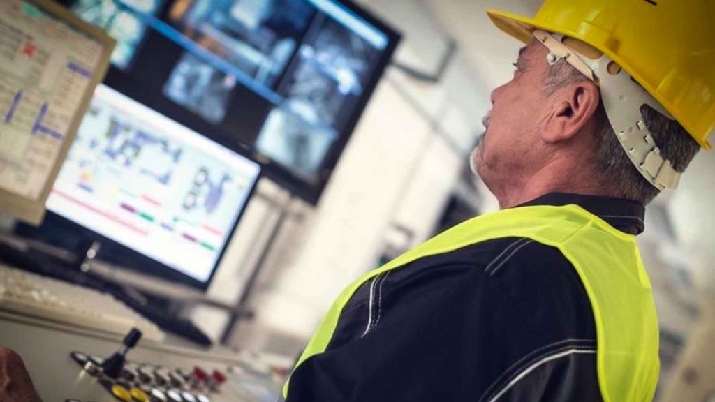 Ciberseguridad en minería para proteger la continuidad operativa y los sistemas críticos.