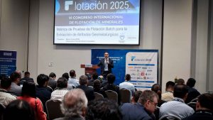 Expertos de Chile que participarán en Flotación 2026 en Lima