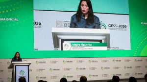 Mayra Figueroa destaca la confianza como indicador clave para el crecimiento y desarrollo del país.