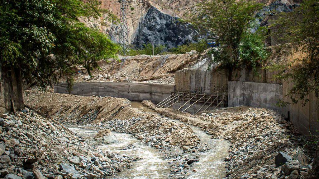 Minera Poderosa culminó la primera etapa de la defensa ribereña del río Tingo en Vijus, Pataz.