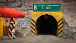 San Gabriel ajusta su meta de producción a 30,000 onzas de oro para 2026.
