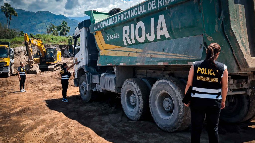 Operativo de la Policía contra la minería ilegal en Rioja, región San Martín.