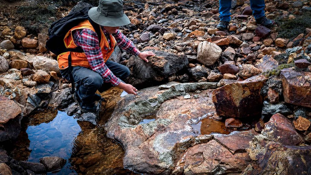 Titiminas Silver confirma mineralización de alta ley en Madre Sierra, Junín