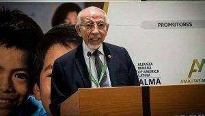 Ricardo Bisso Fernández durante su exposición sobre hidrocarburos e inteligencia artificial en RESMINE 2026