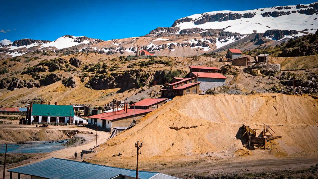 Mapa de perforaciones de Silver Mountain en la mina Caudalosa, Huancavelica