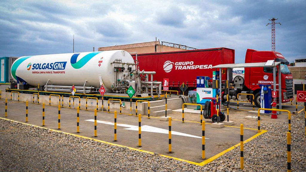 Estación Home Base de GNL de Solgas y Grupo Transpesa en Trujillo para abastecimiento de camiones de carga pesada