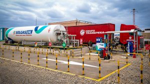 Estación Home Base de GNL de Solgas y Grupo Transpesa en Trujillo para abastecimiento de camiones de carga pesada