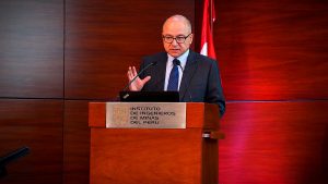 Víctor Gobitz, presidente de PERUMIN 38, durante su exposición en el Jueves Minero